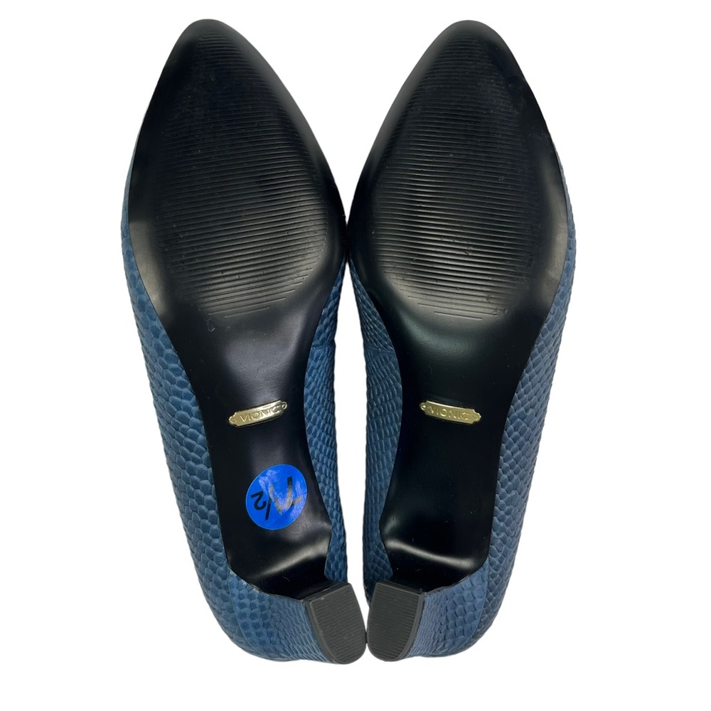 Vionic Blue Textured Heels - Picture 9 of 11